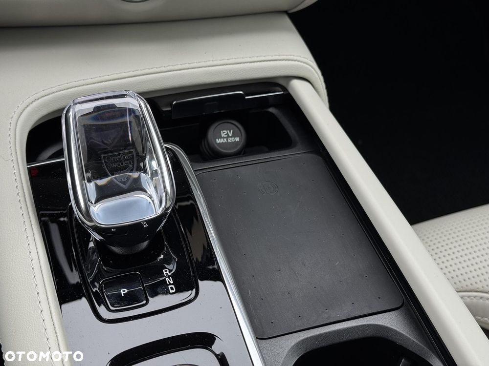 Volvo V90 Cross Country B5 B AWD Ultimate - 35