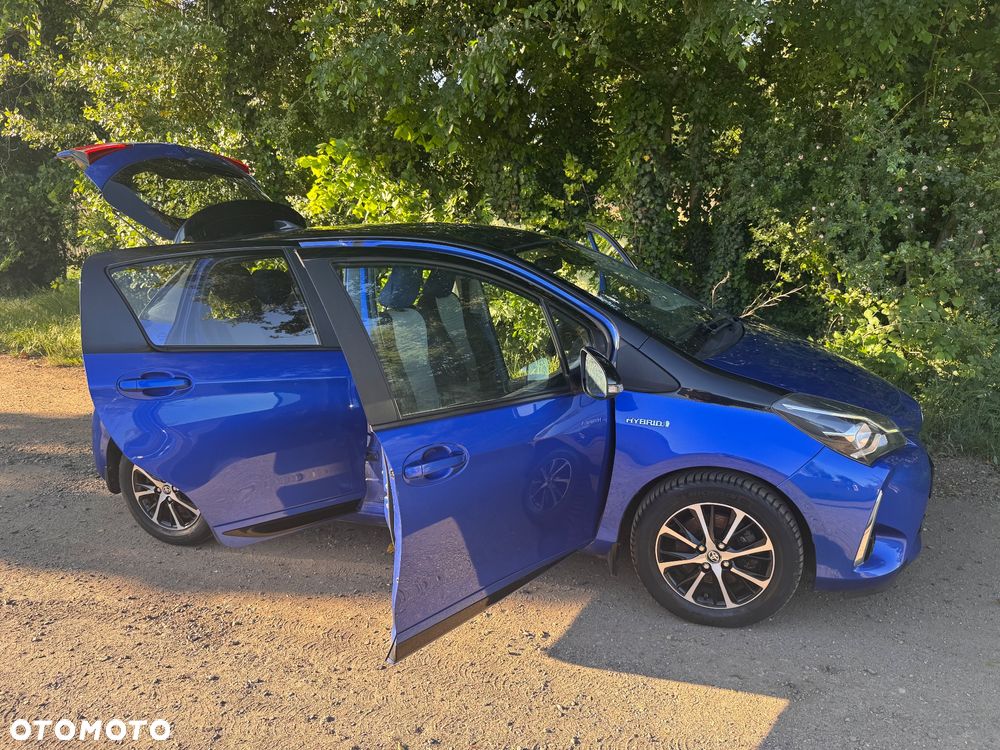 Toyota Yaris Hybrid 100 Selection Platinum - 36