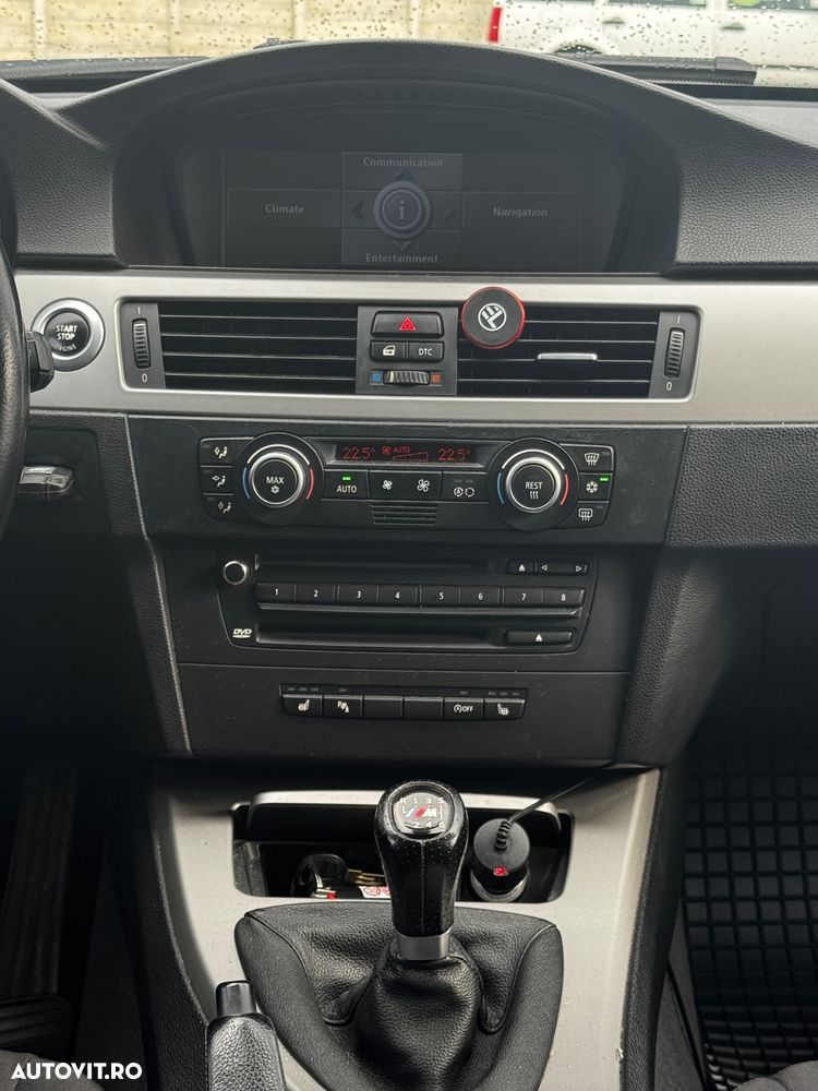 BMW Seria 3 320d - 16