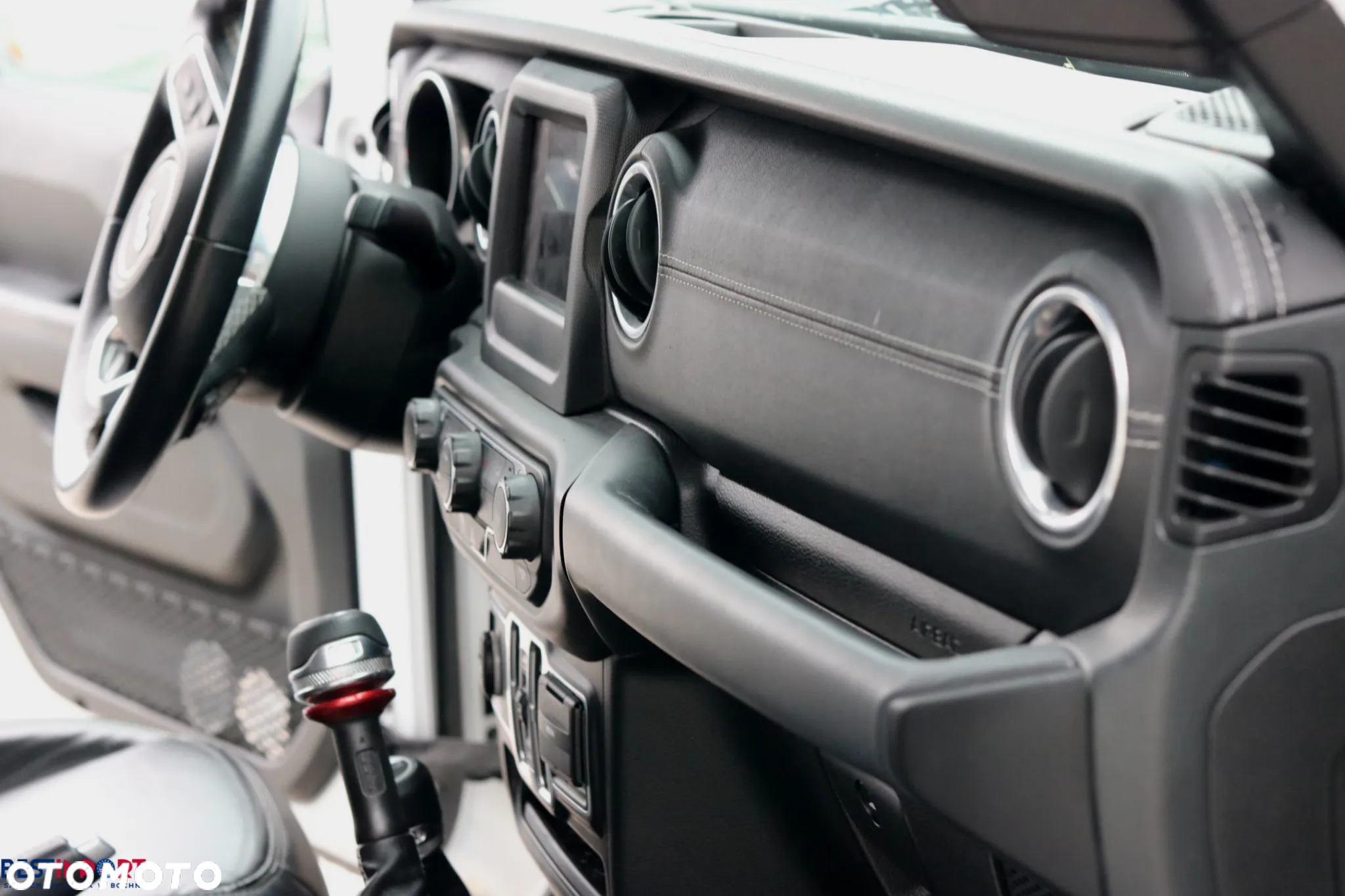 Jeep Wrangler - 15