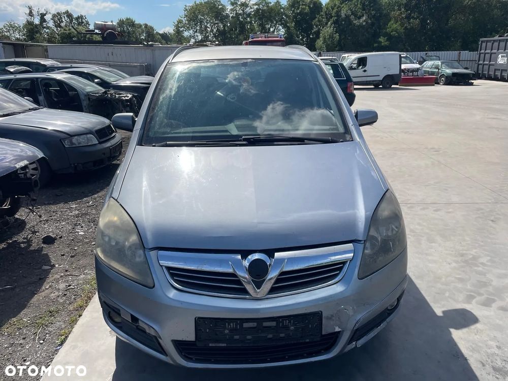 Opel ZAFIRA A na części Kolor:82L - 2