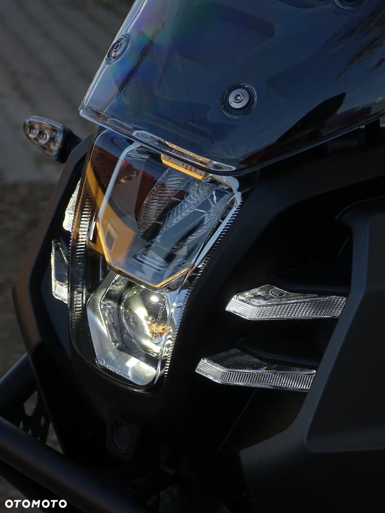 QJMOTOR SVT 650X - 8