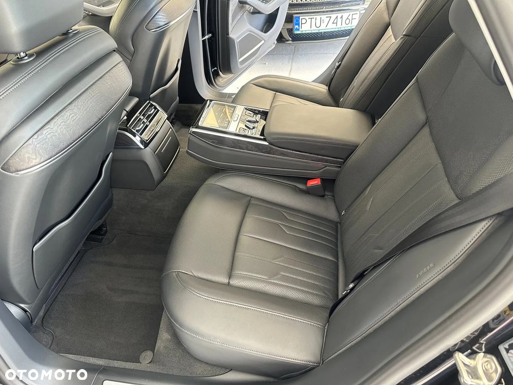 Audi A8 - 8