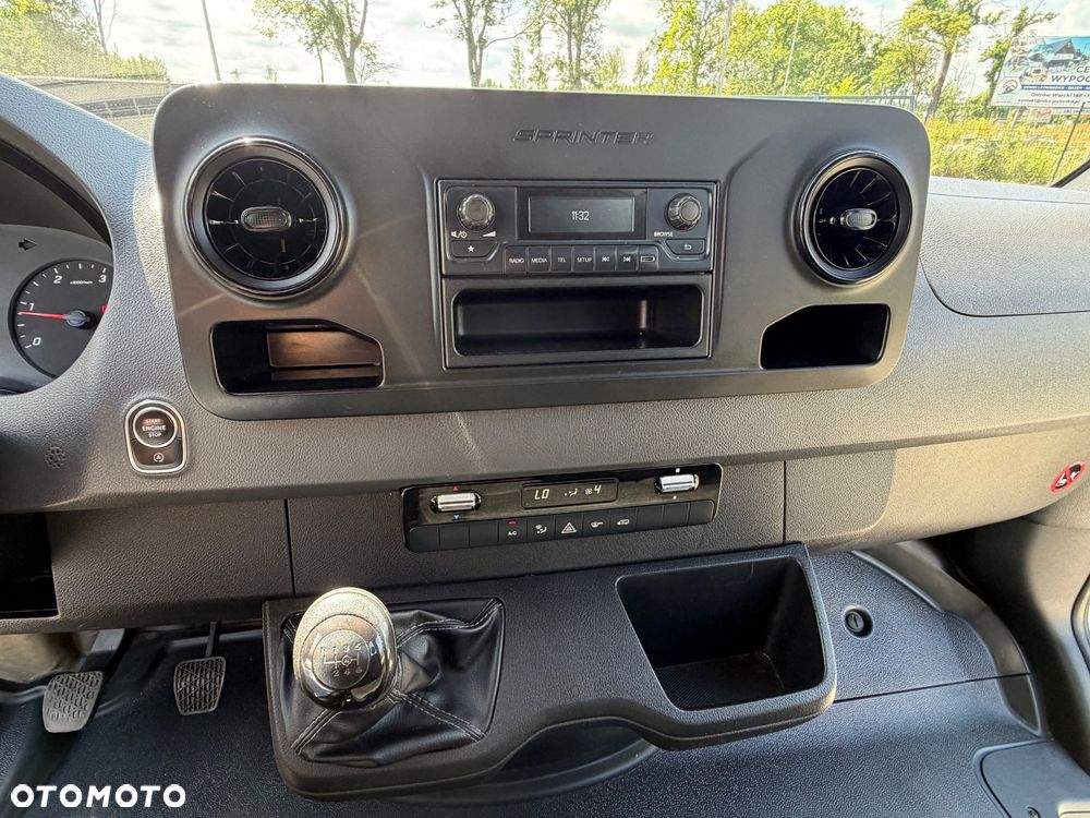 Mercedes-Benz Sprinter - 19