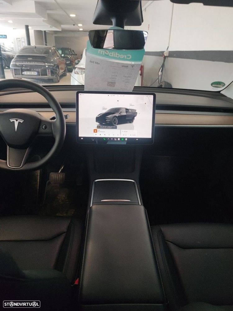 Tesla Model Y Long Range Dual Motor AWD — fotografia 9
