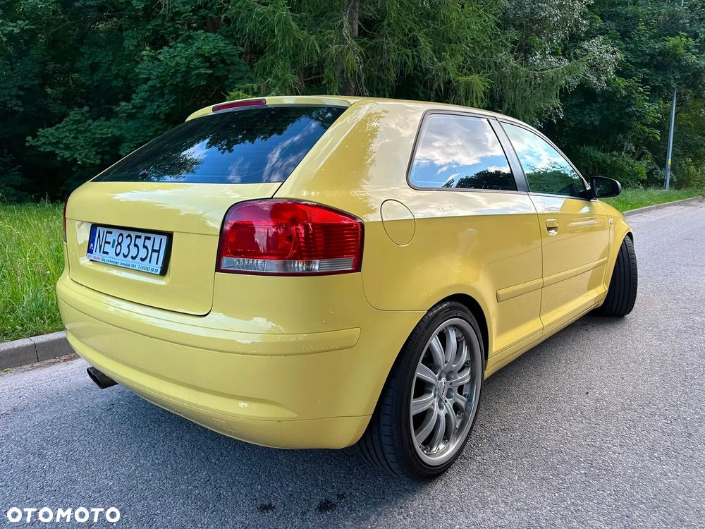 Audi A3 3-drzwiowe 2.0 FSI Ambition - 4