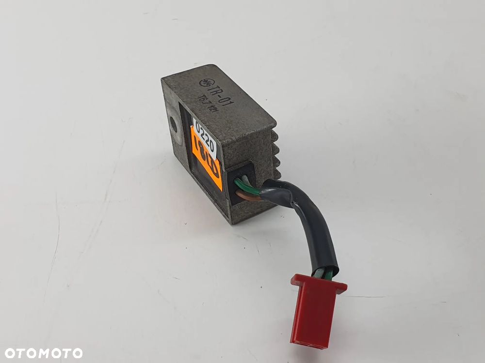 HONDA GL 1500  ROK 82-01 PRZEKAZNIK REGULATOR - 8