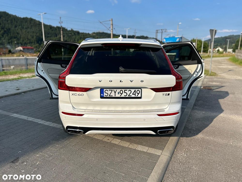 Volvo XC 60 T5 AWD Drive-E Momentum - 23