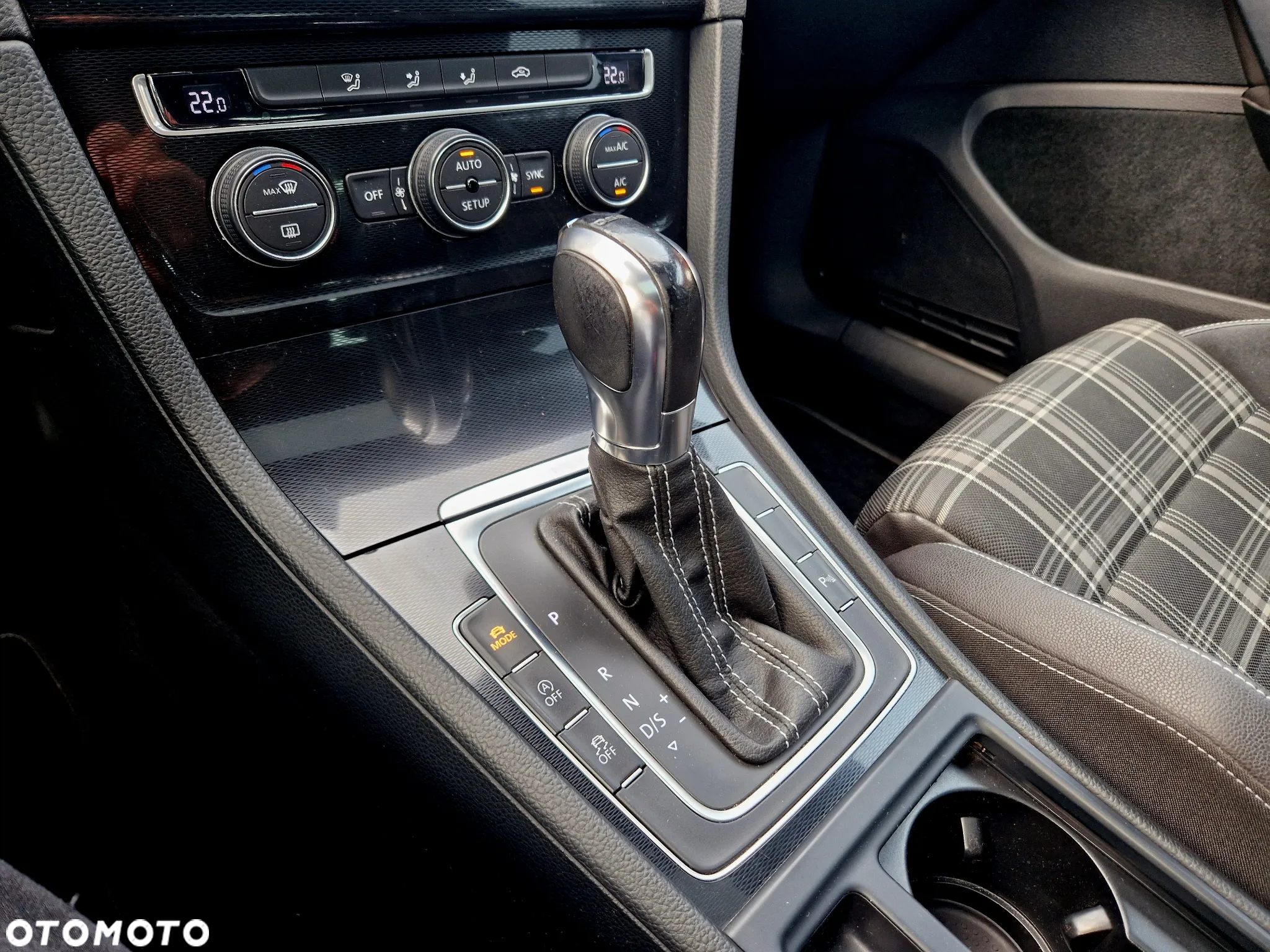 Volkswagen Golf VII 2.0 TDI BMT GTD DSG - 17