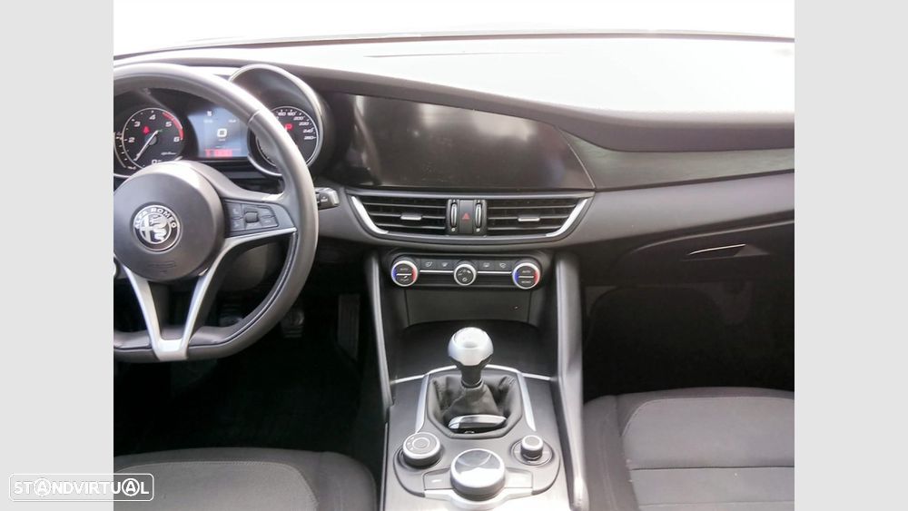 Alfa Romeo Giulia 2.2 D Super - 27