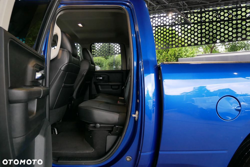 Dodge RAM - 12