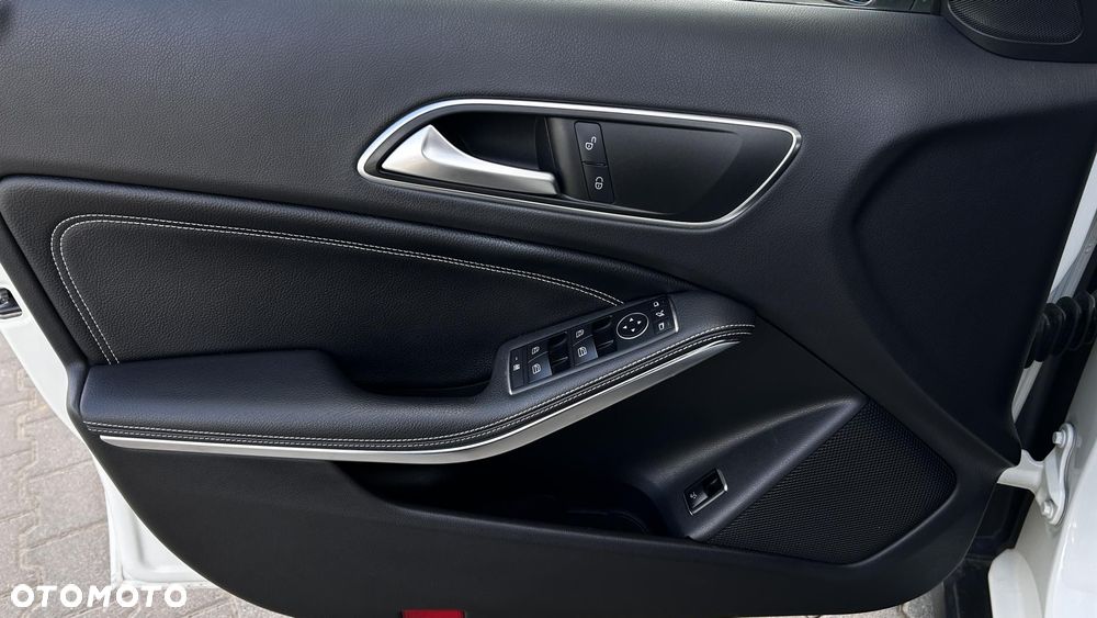 Mercedes-Benz GLA - 10