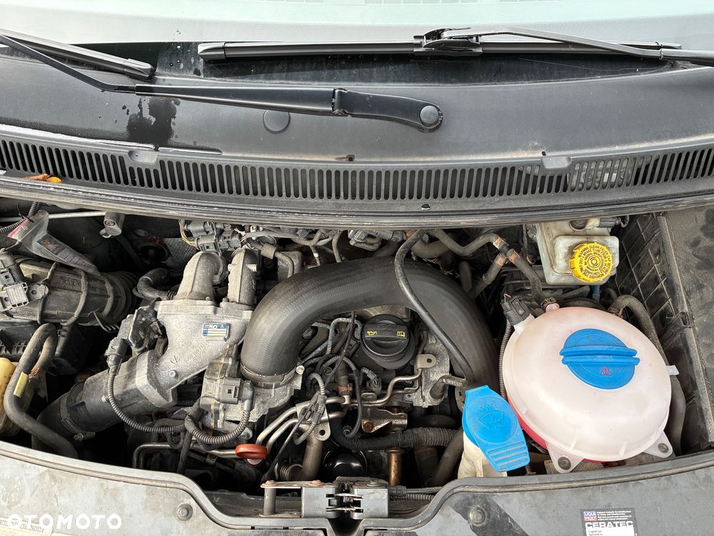 Volkswagen Multivan - 11