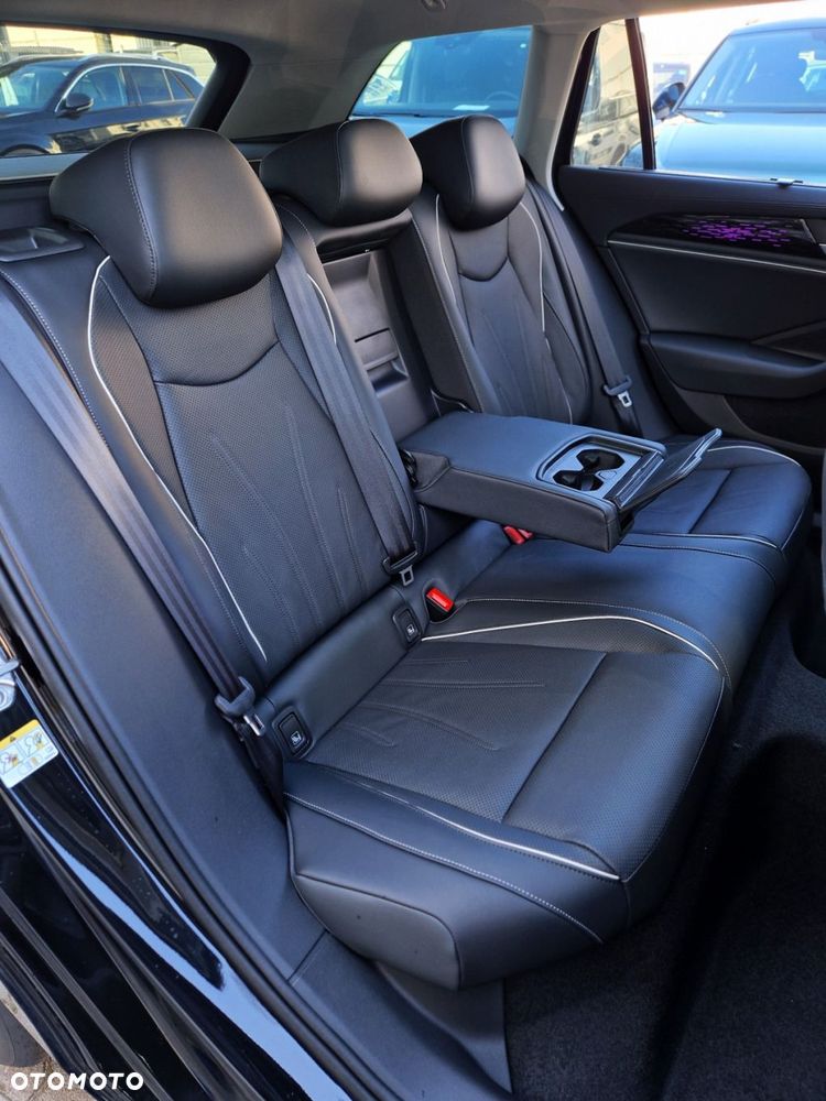 Volkswagen Passat - 12