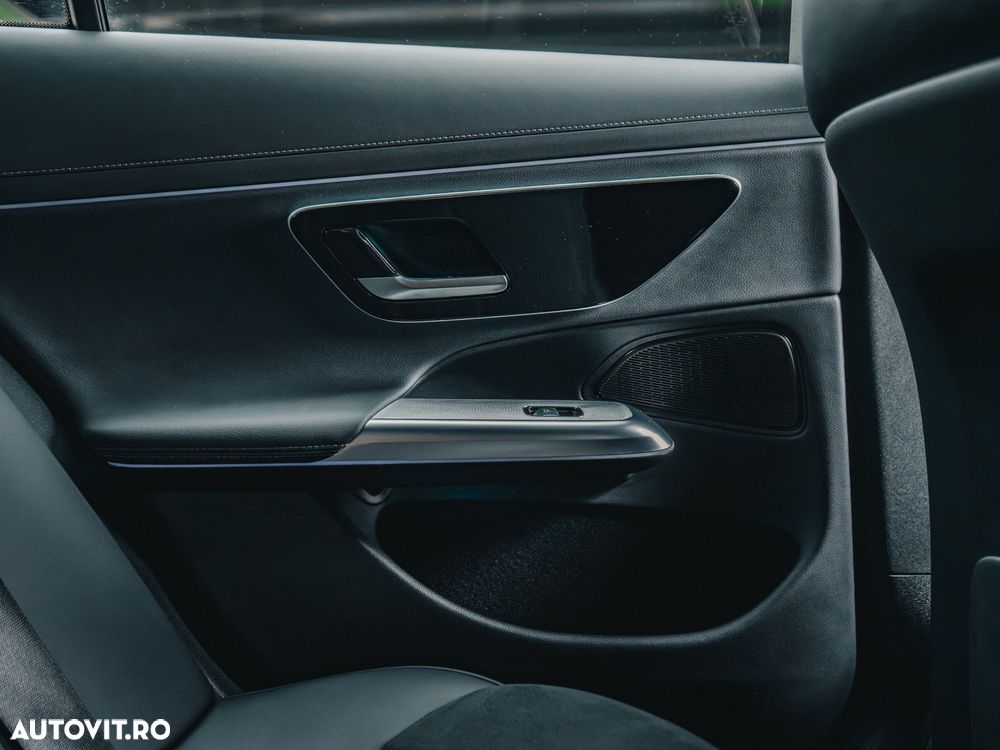 Mercedes-Benz E 300 4MATIC Aut. - 29