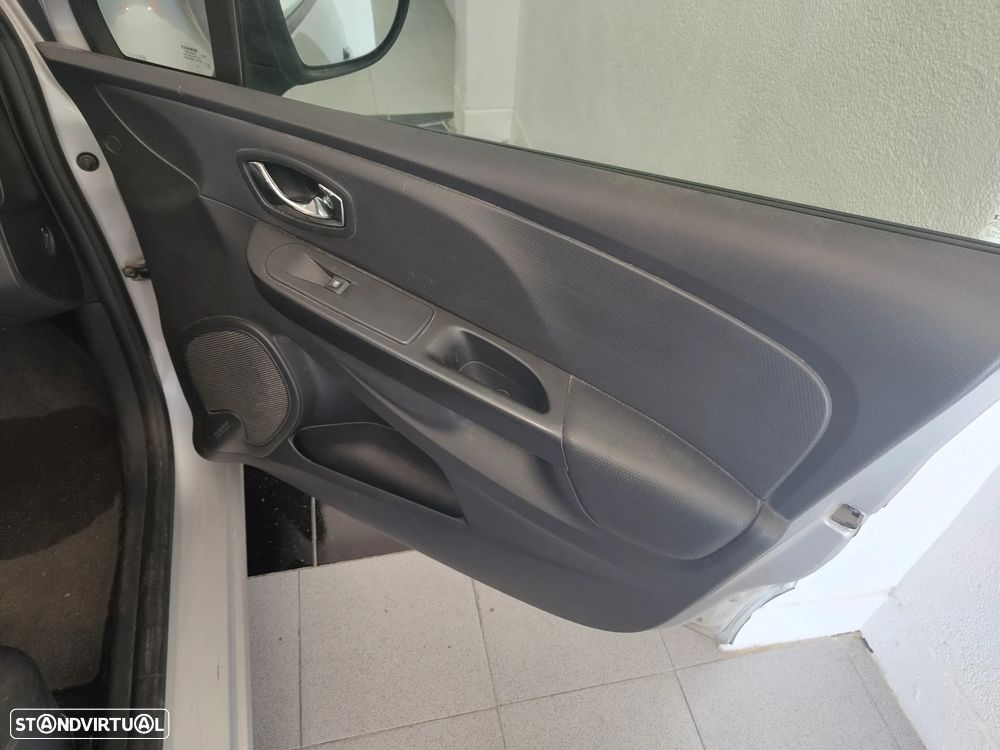 Renault Clio Sport Tourer Energy dCi 90 Start & Stop Dynamique - 11