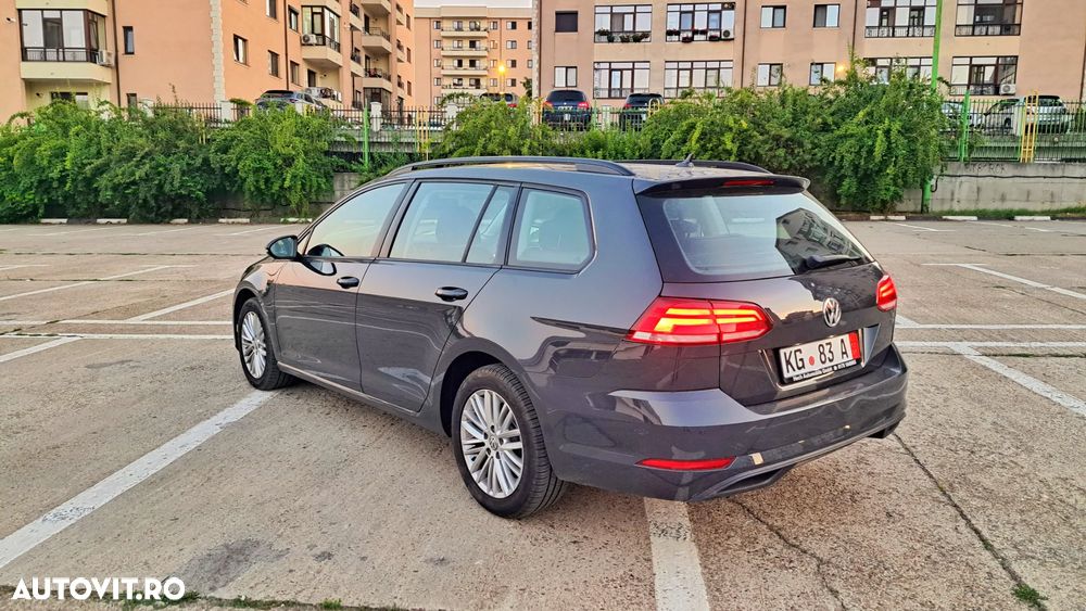 Volkswagen Golf - 4