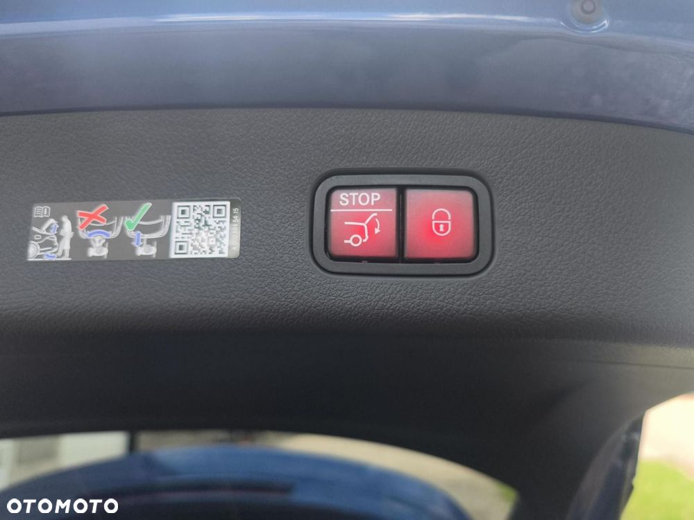 Mercedes-Benz GLC - 21