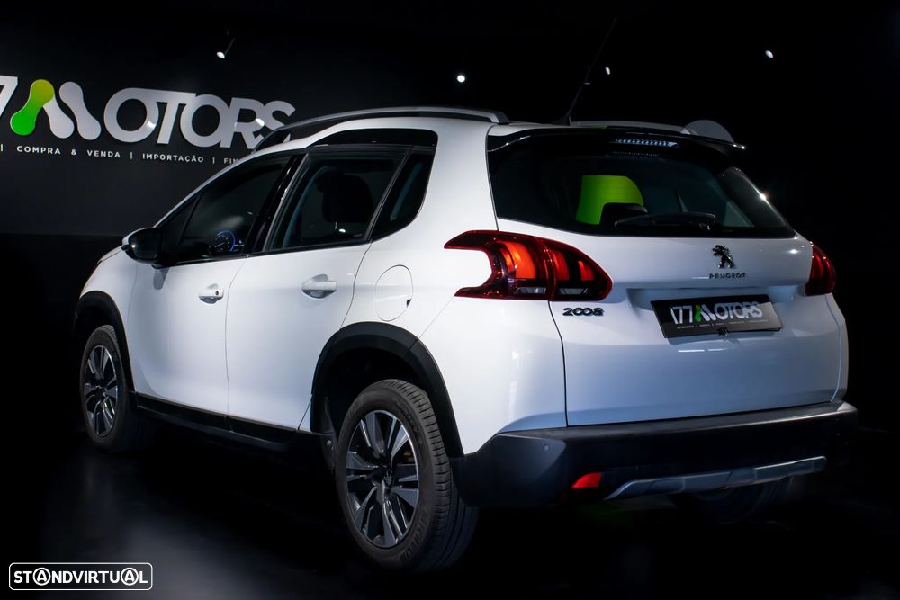 Peugeot 2008 1.2 PureTech Allure - 12