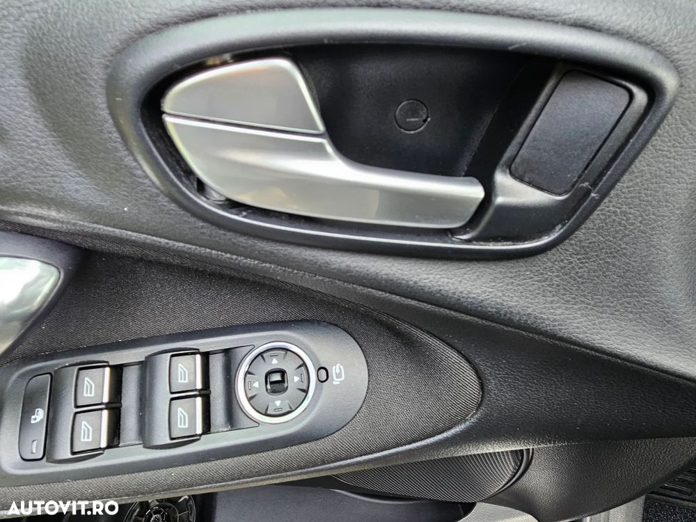 Ford Galaxy - 8