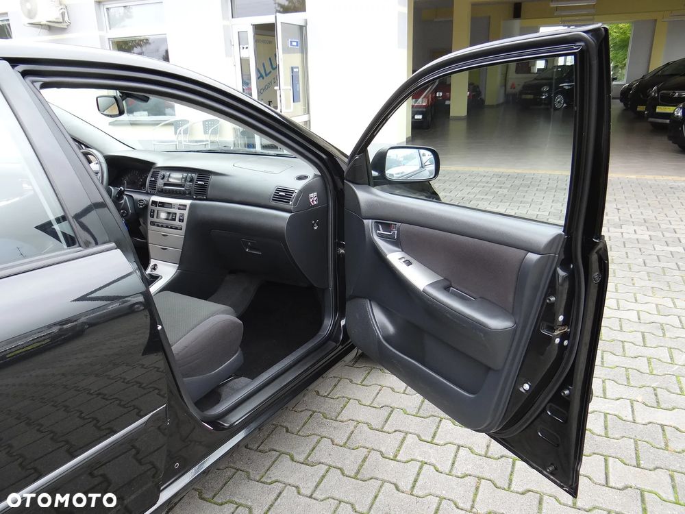 Toyota Corolla 1.4 VVT-i Sol - 32