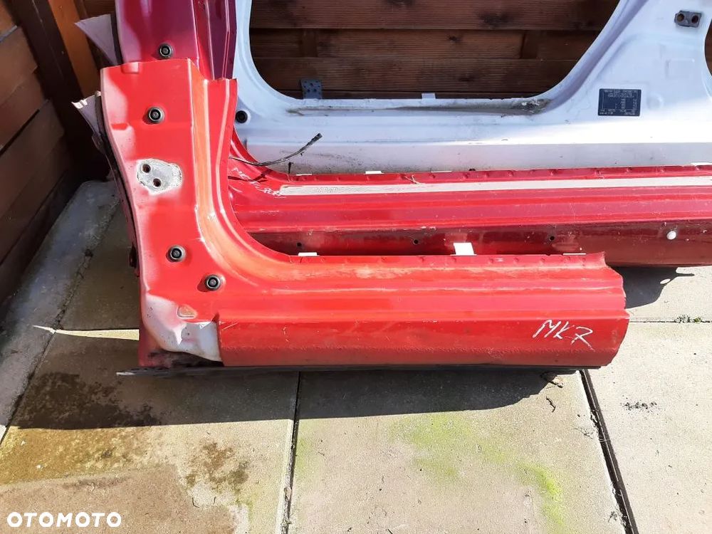 PRÓG SŁUPKEK LEWY SUZUKI SWIFT MK7 11-17R - 2