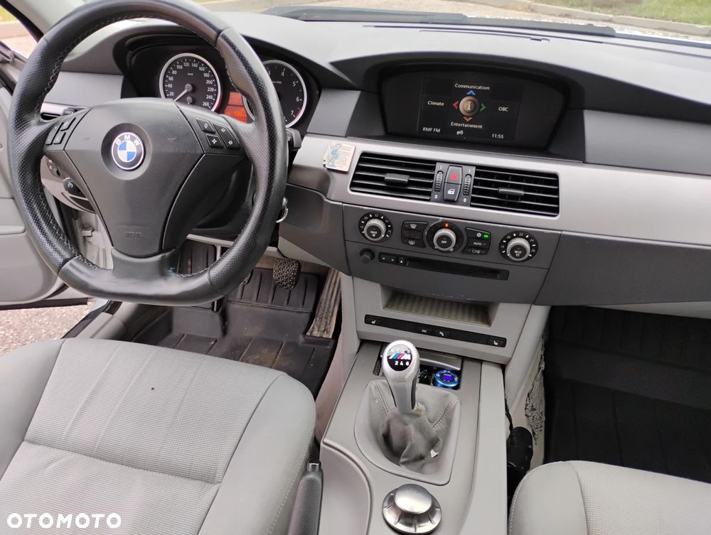 BMW Seria 5 520i - 14