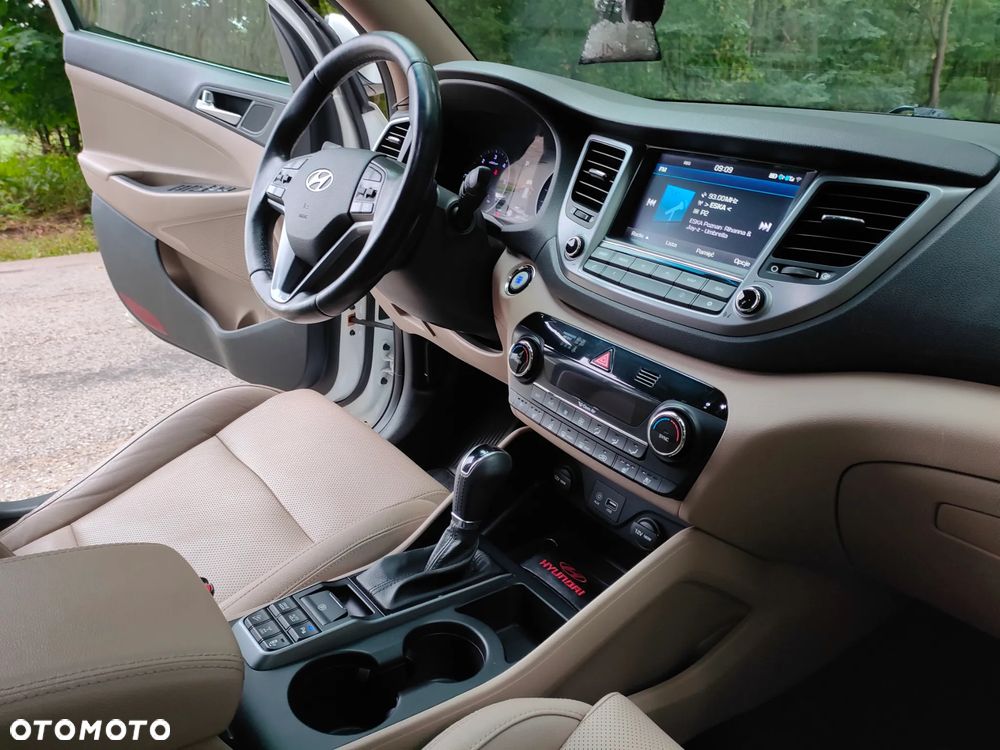 Hyundai Tucson 2.0 CRDI Premium 4WD - 24