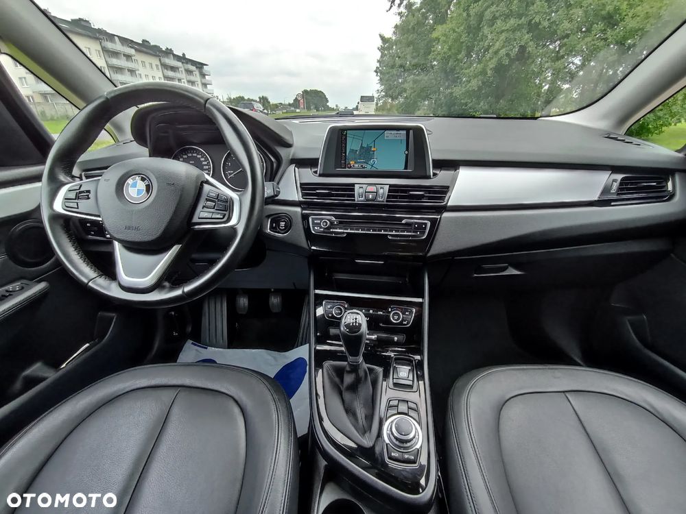 BMW Seria 2 218i - 25