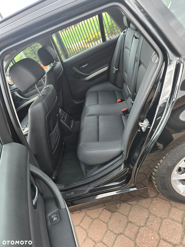 BMW Seria 3 318i Edition Exclusive - 15