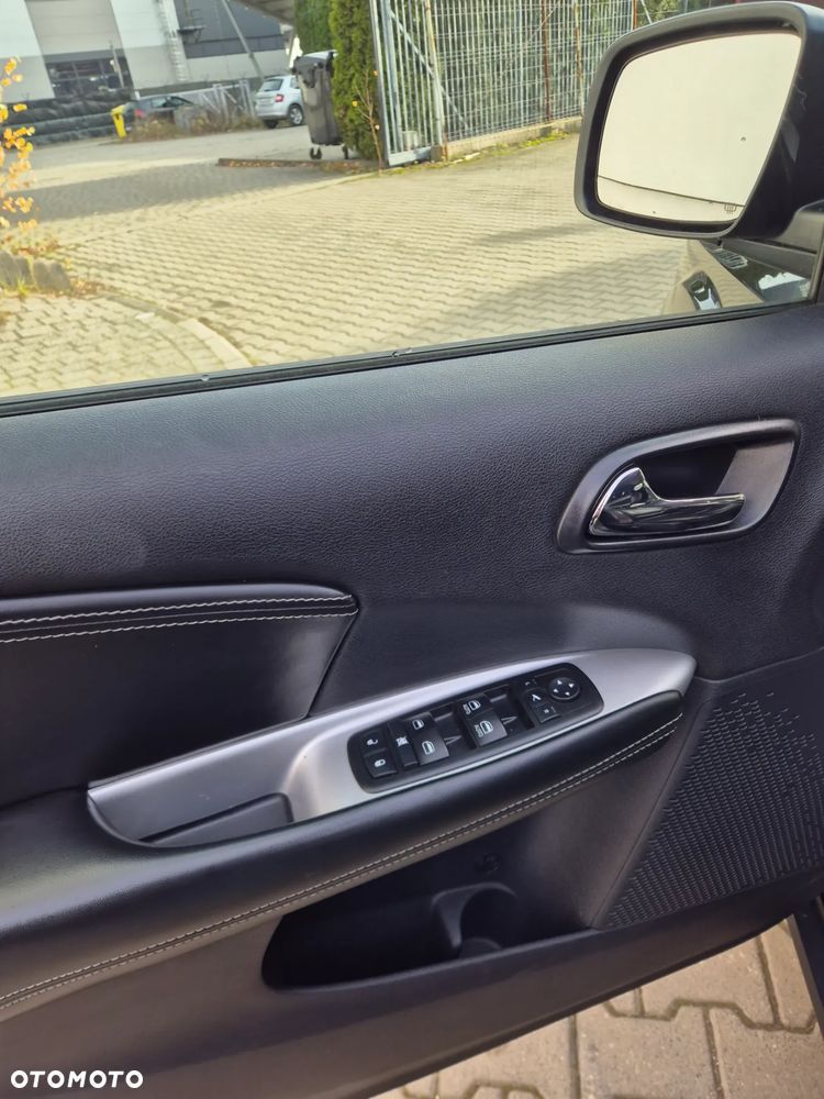 Fiat Freemont 2.0 Multijet 16V DPF Automatik Allrad Lounge - 17