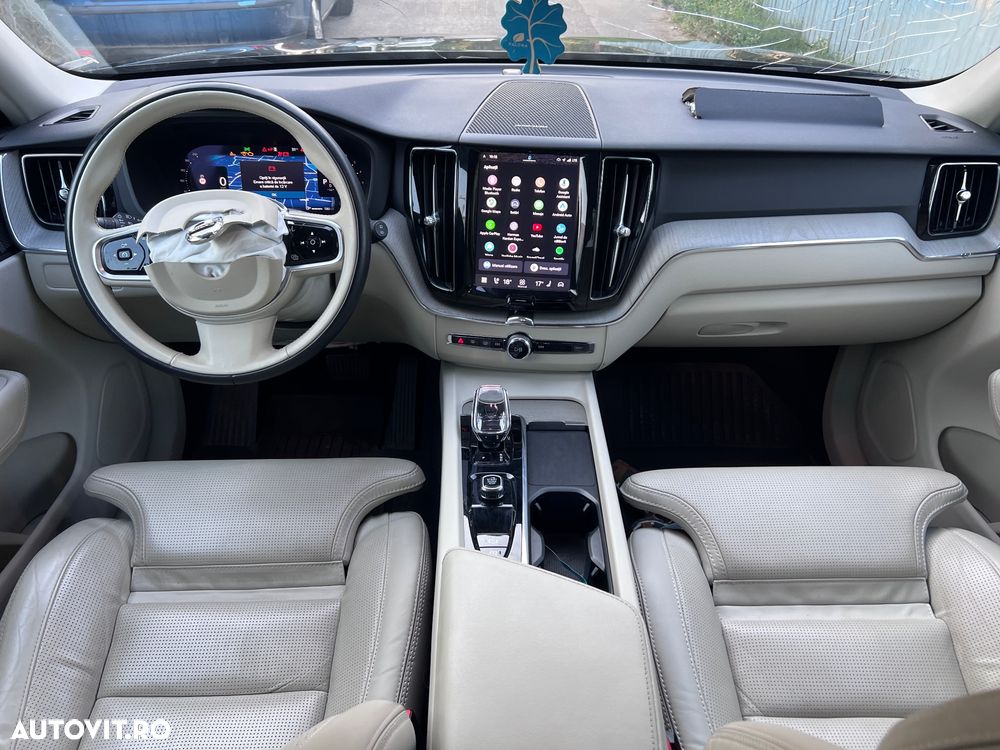 Volvo XC 60 B4 MHEV AT AWD Ultimate Dark - 21