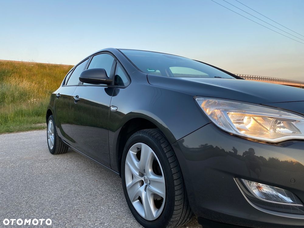 Opel Astra 1.4 Turbo Design Edition - 12