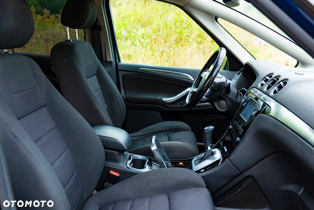 Ford S-Max - 11