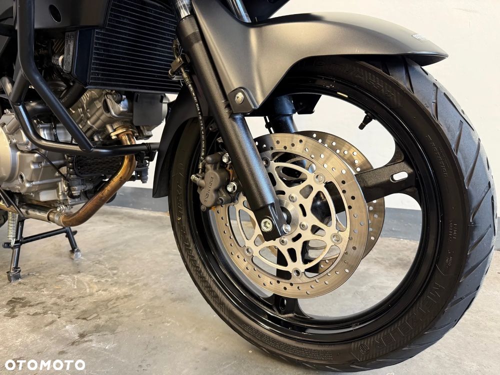 Suzuki V-STROM - 14