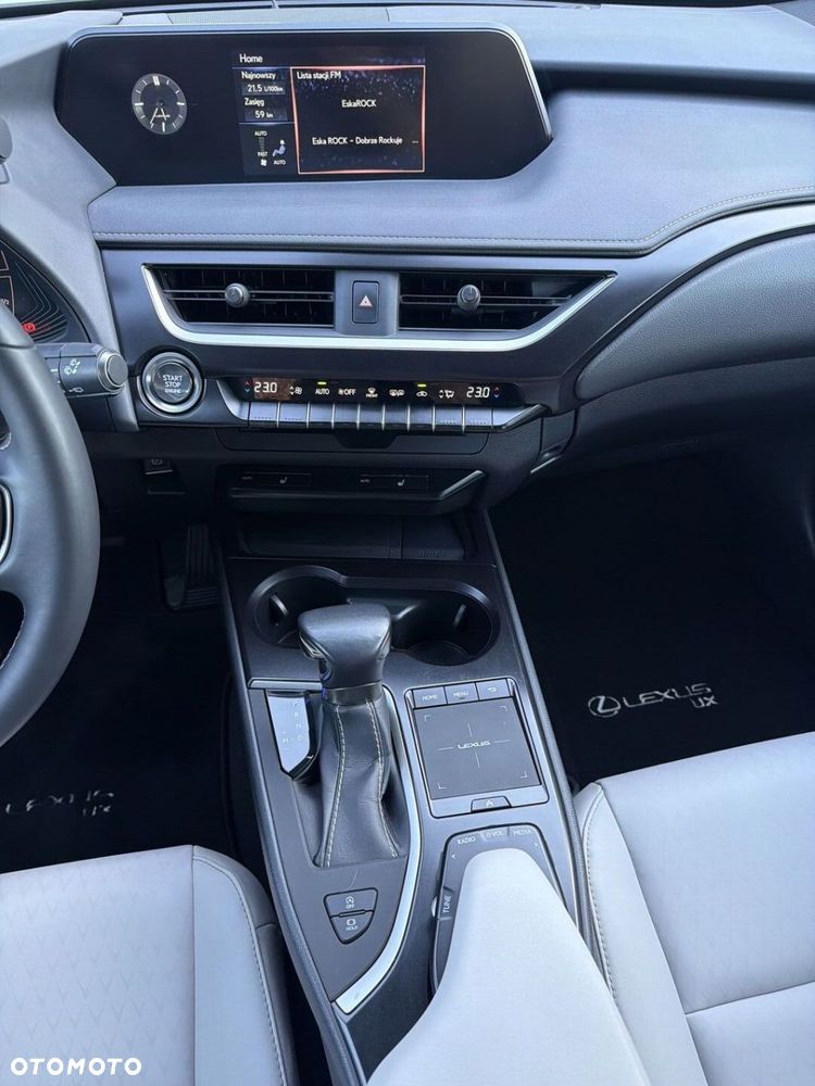 Lexus UX 200 GPF F Impression 2WD - 17