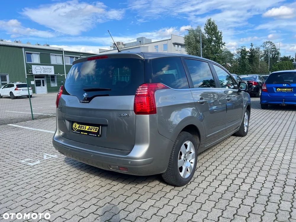 Peugeot 5008 HDI FAP 150 Platinum - 8