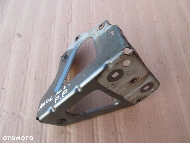 Audi A6 C6 2007r Uchwyt wspornik błotnika prawy przód 4F0821136A mocowanie - 2