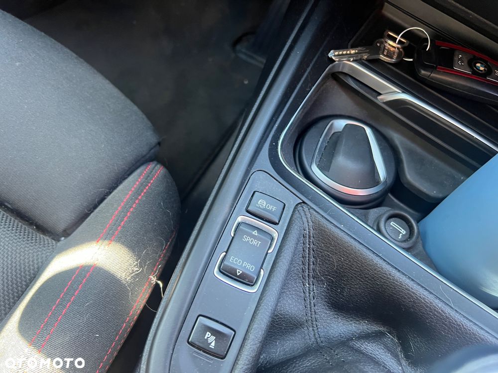 BMW Seria 3 318d Sport Line - 21