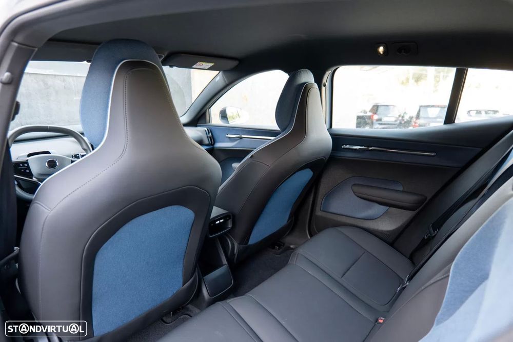 Volvo EX30 69 kWh Single Motor Extended Range Ultra - 14