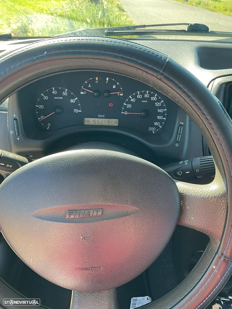 Fiat Punto 1.2 16V HLX - 18