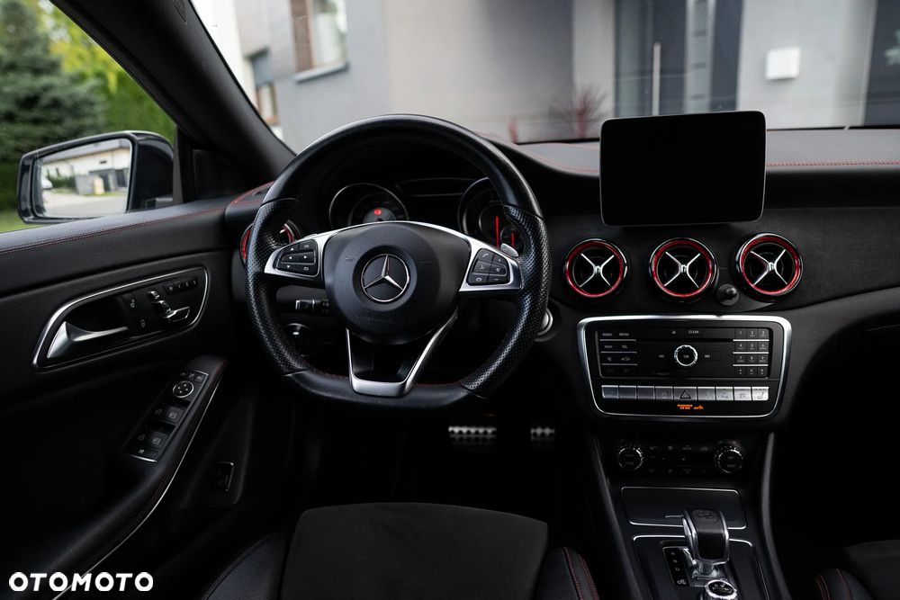 Mercedes-Benz CLA - 32