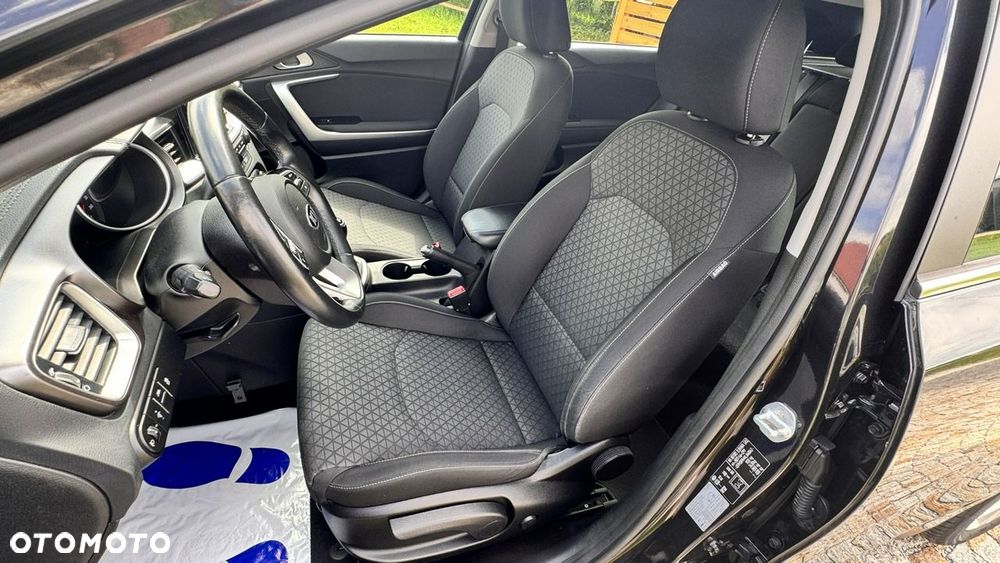Kia Ceed - 22