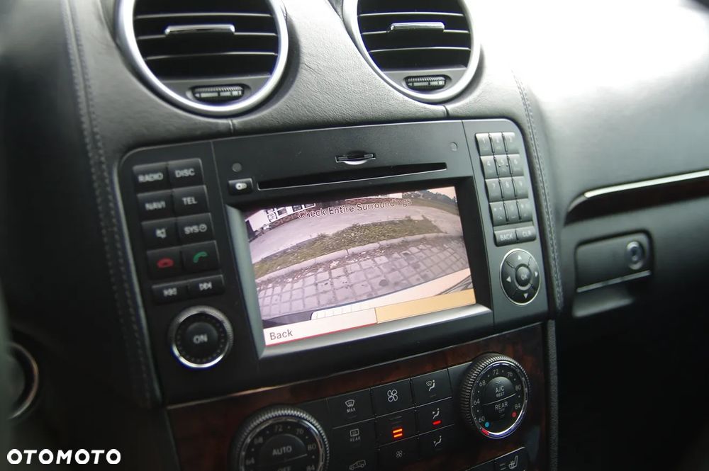 Mercedes-Benz ML 63 AMG 4Matic 7G-TRONIC 10th Anniversary - 38