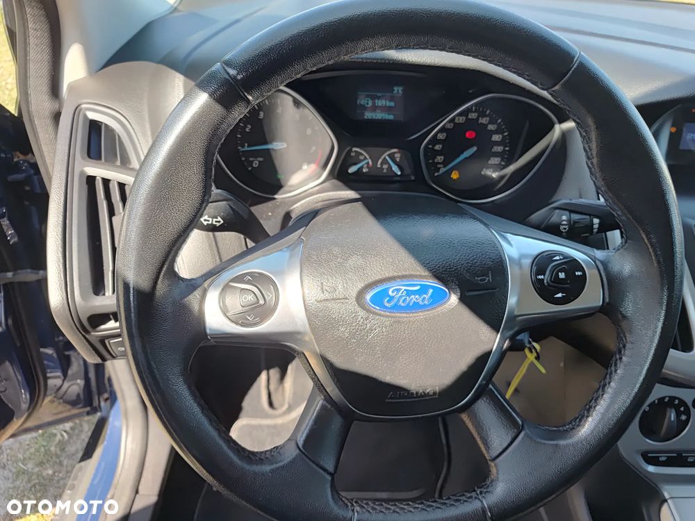 Ford Focus SW - 17