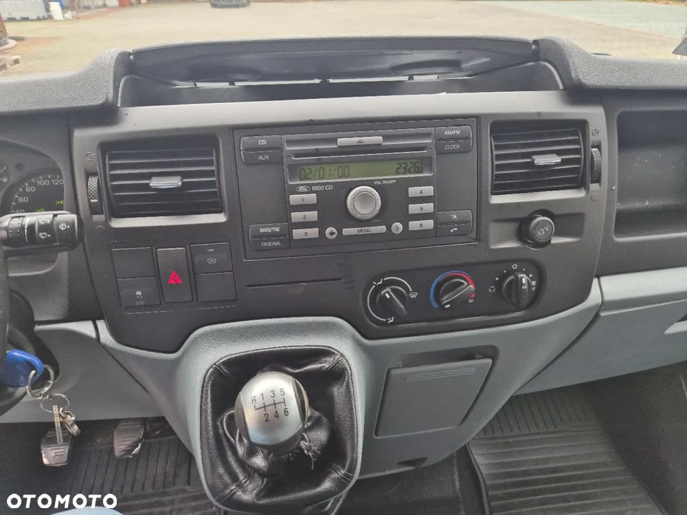 Ford Transit - 6