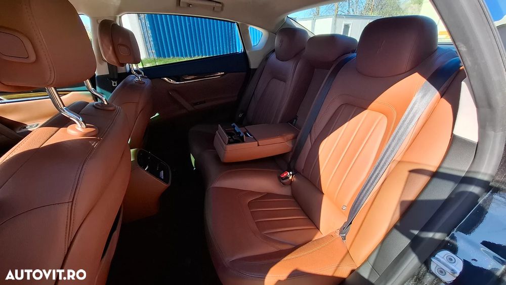 Maserati Quattroporte - 13