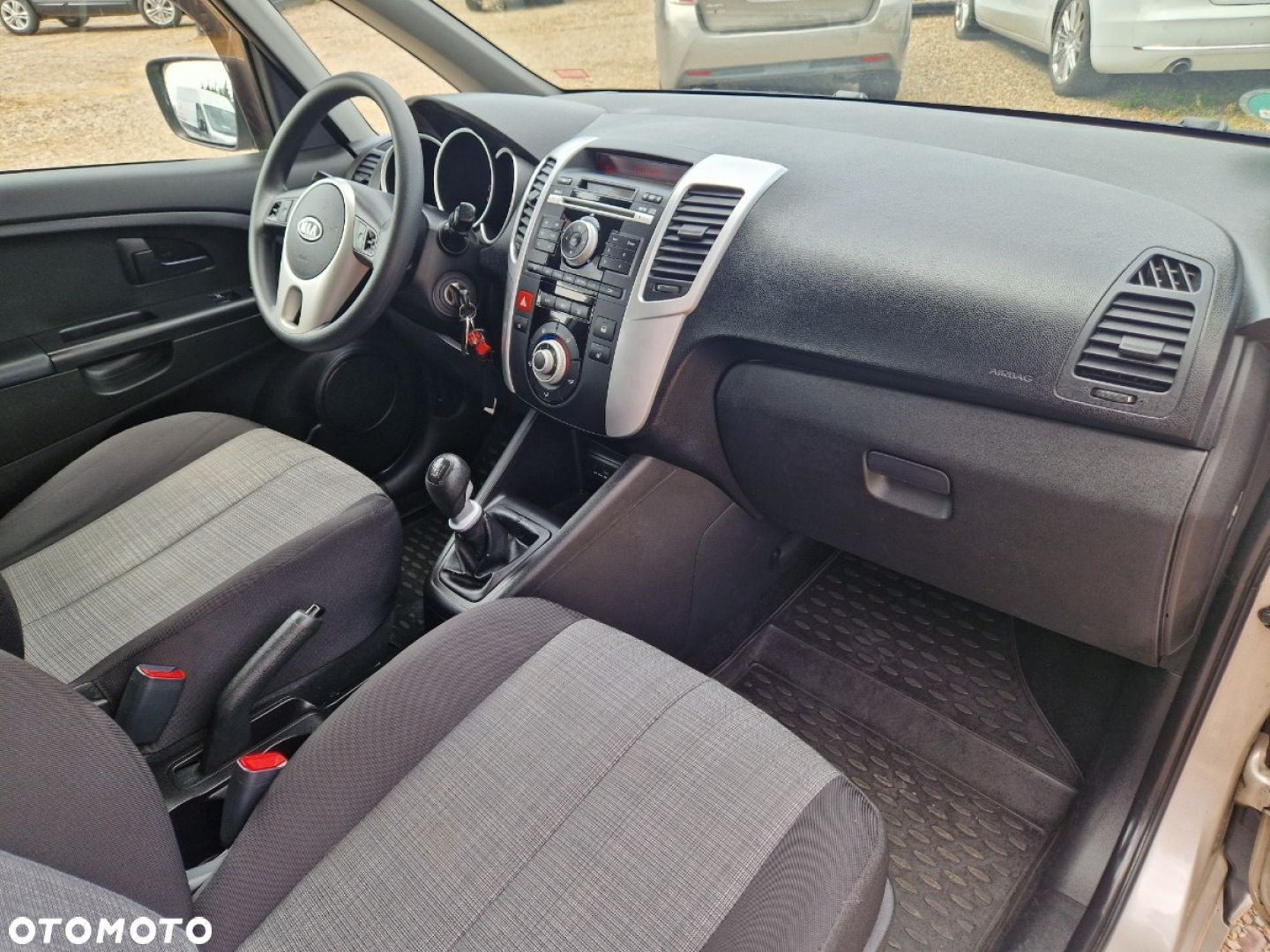 Kia Venga - 18