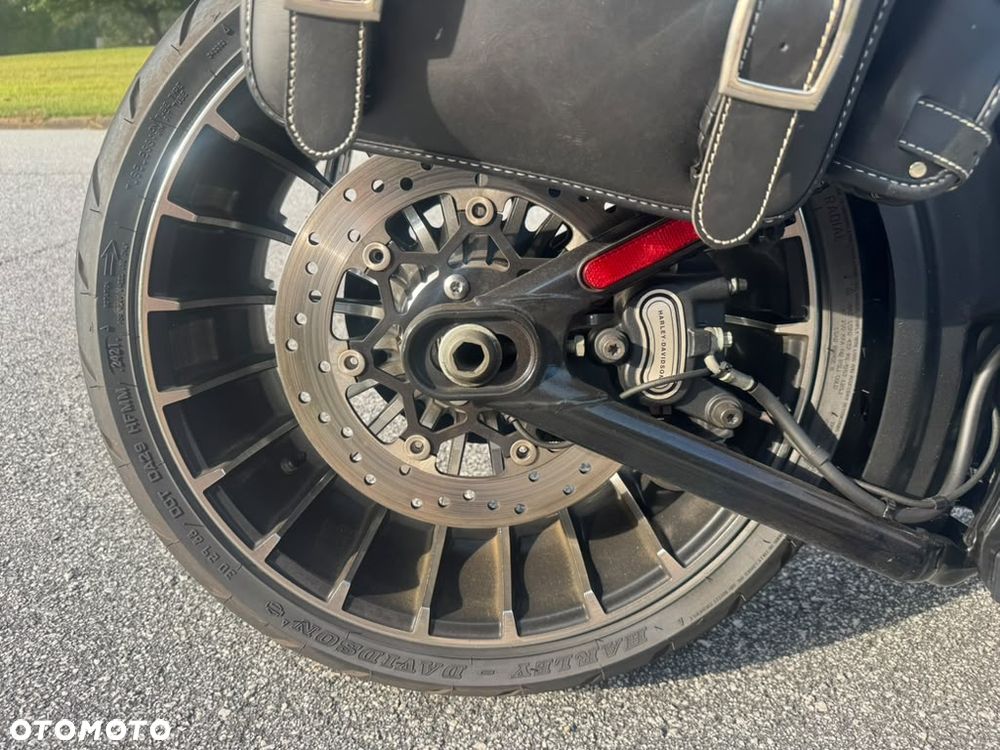 Harley-Davidson FXSB Breakout - 18