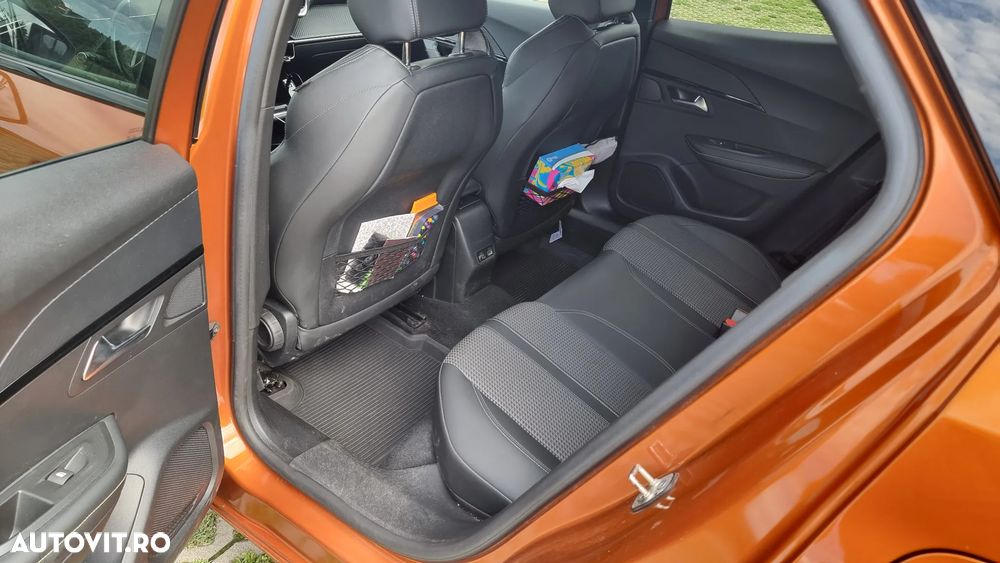Peugeot 2008 1.2 L PureTech STT GT Line - 5